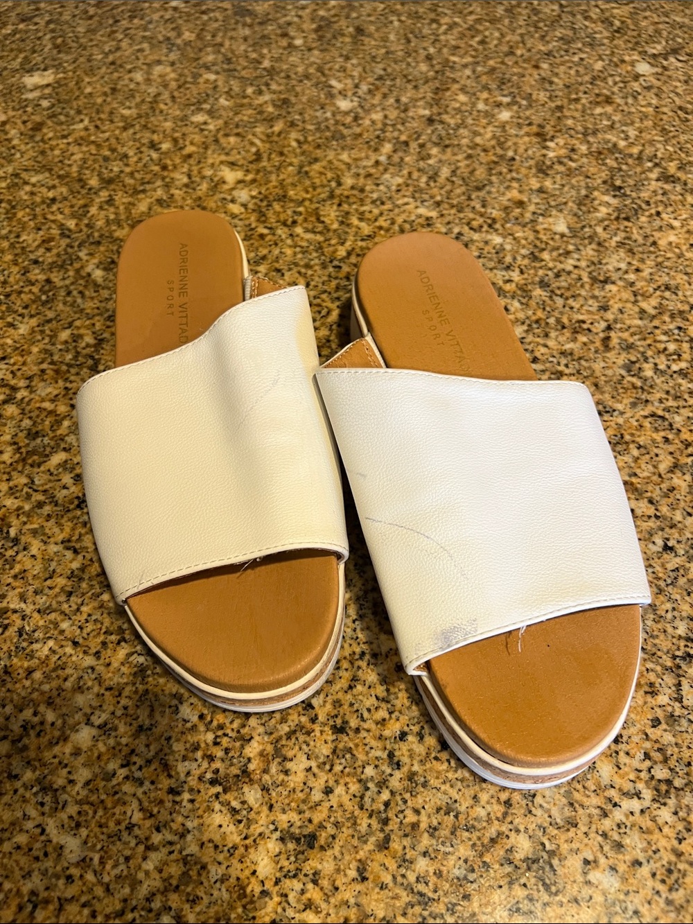 Adrienne Vittadini White Leather Slide Sandals with Tan Footbed 7
